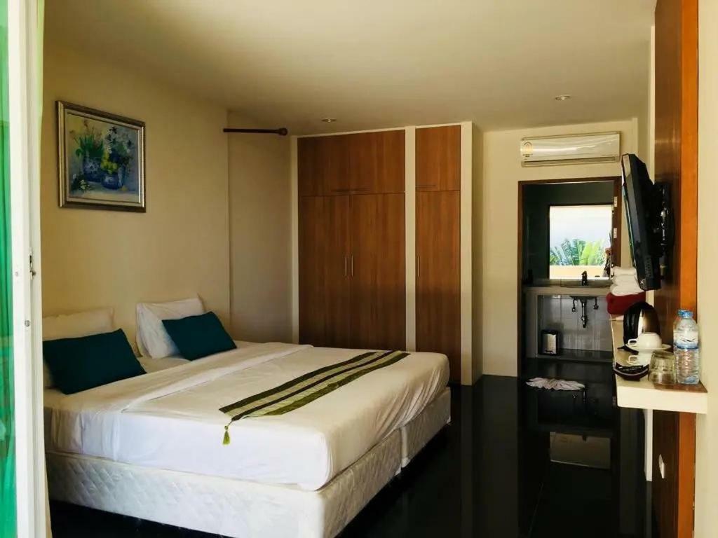 Grand Bleu Ocean View Pool Suite Praia de Kamala Exterior foto