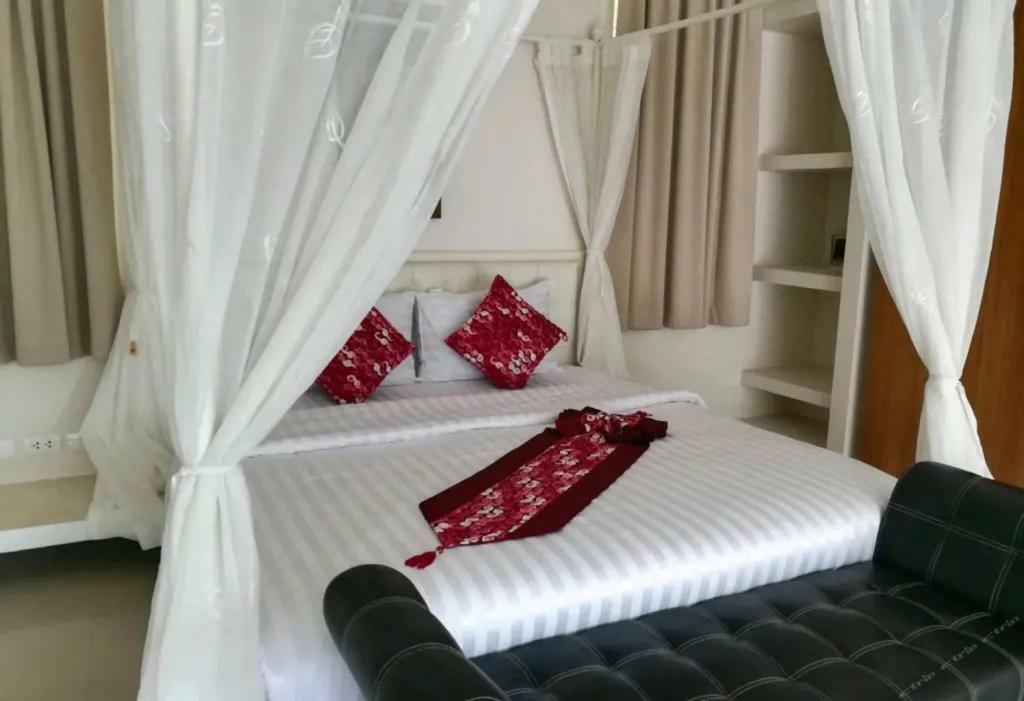 Grand Bleu Ocean View Pool Suite Praia de Kamala Exterior foto