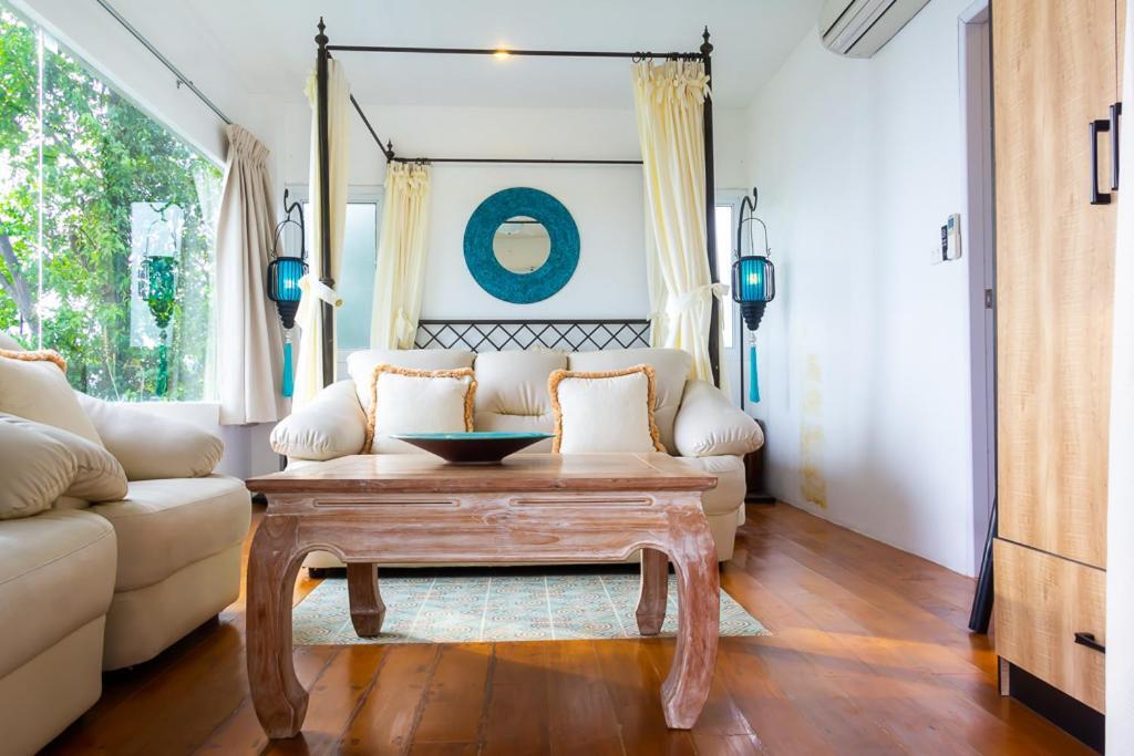 Grand Bleu Ocean View Pool Suite Praia de Kamala Exterior foto