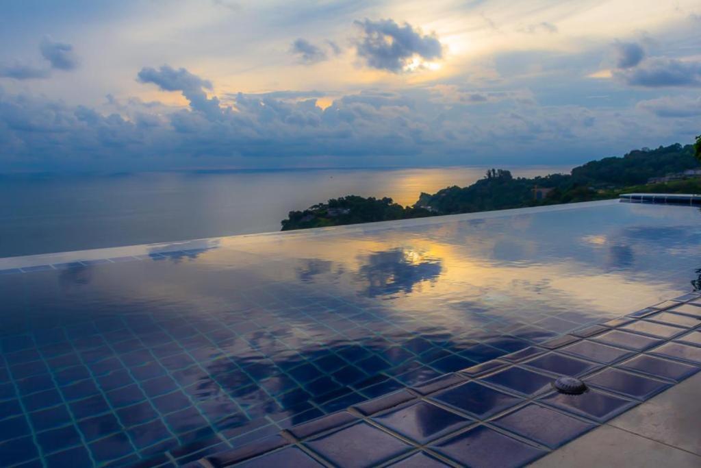 Grand Bleu Ocean View Pool Suite Praia de Kamala Exterior foto
